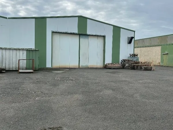 ST-MARIENS: Entrepôt à louer