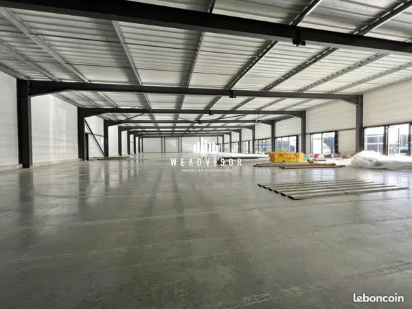 LOCAL COMMERCIAL 300 m² MONTBAZON