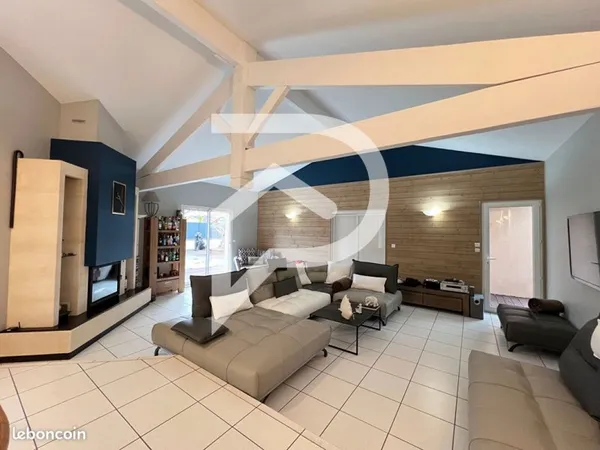 Maison 8 pièces 195 m²