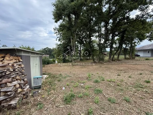 Terrain constructible de 501m2 à Armoy