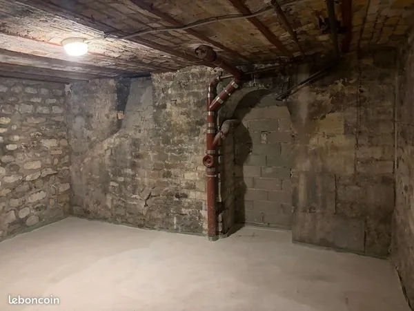 Cave 45m2 à louer 11ème côté Marais