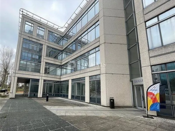 Bureau 536 m²