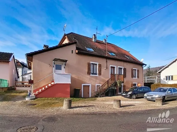 À vendre en exclusivité à PONT DE ROIDE VERMONDANS Immeubl