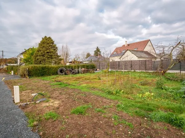 TERRAIN VIABILISE 488M2 LOT NUMERO 4 DANS LOTISSEMENT DE QUA