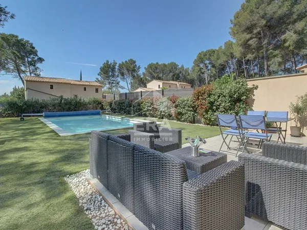 A VENDRE 84530 VILLELAURE MAISON TYPE 4 PIECES D'ENVIRON 78M² AVEC JARDIN, PISCINE ET STATIONNEMENT.
