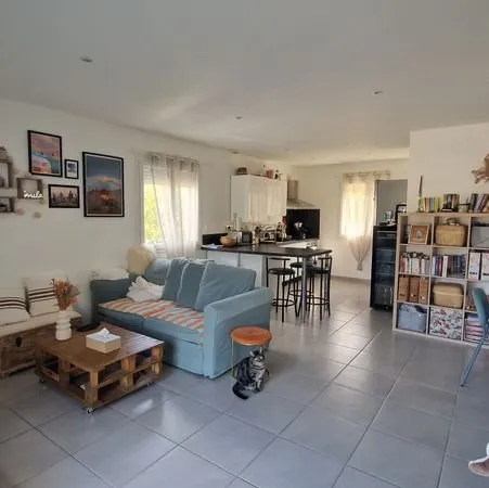 Appartement T2 avec terrasse, Garage et place de stationnement