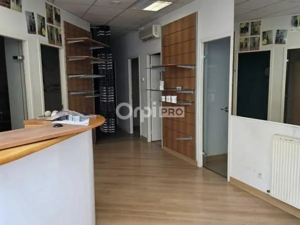 Local commercial 115 m²
