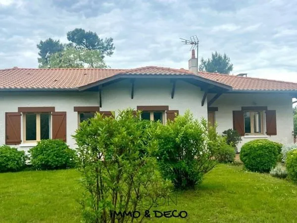 Villa 8 pièces 251 m²