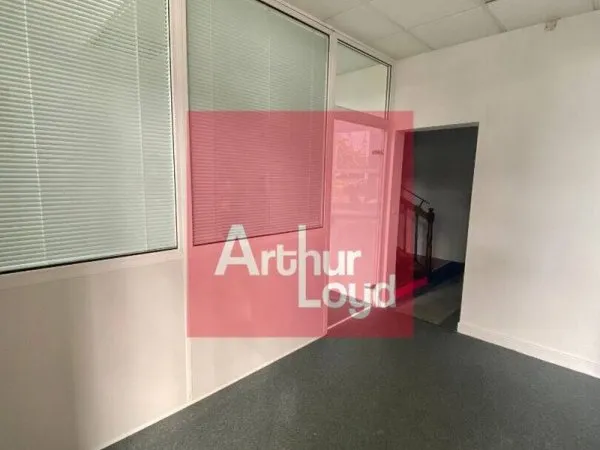 Bureau 180 m²