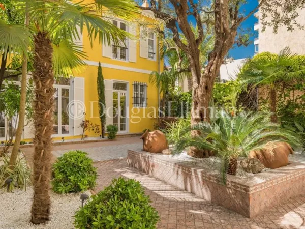 CANNES CENTRE - Charmante maison de ville rénovée