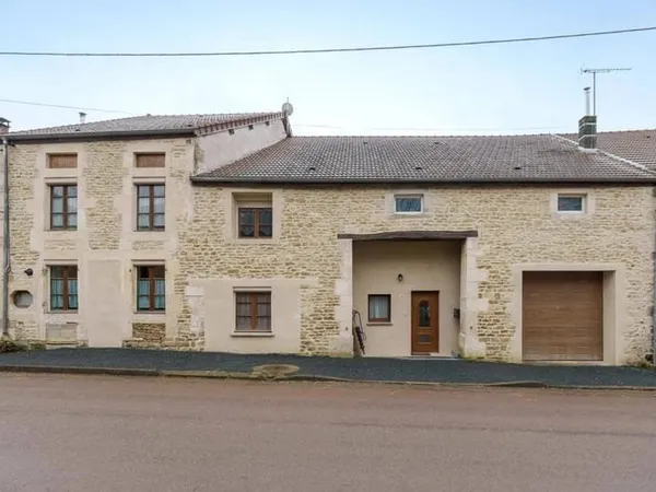 Maison 11 pièces 335 m²