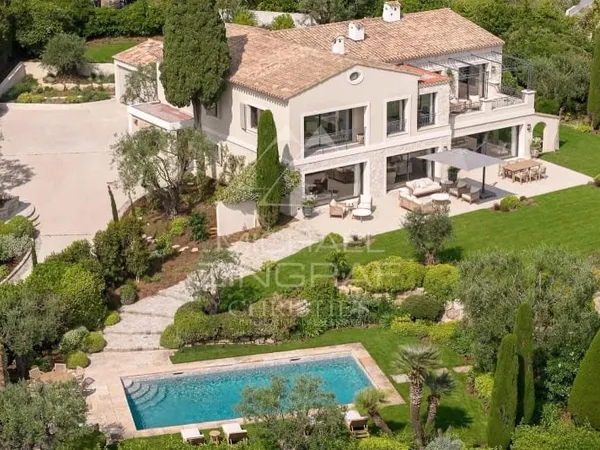 Villa 10 pièces 418 m²