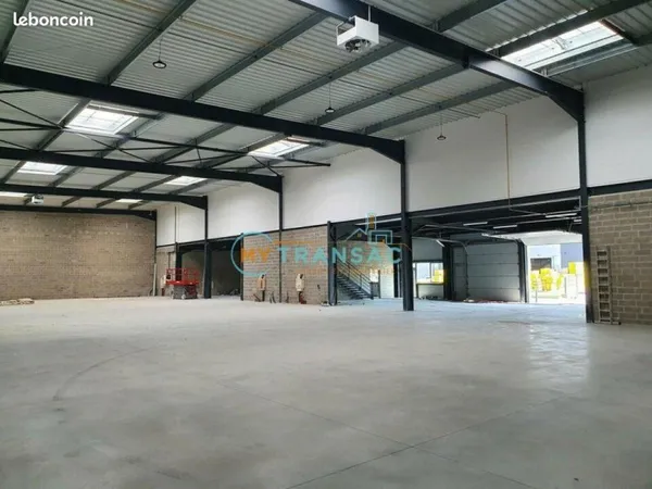 Local bureaux 432 m²