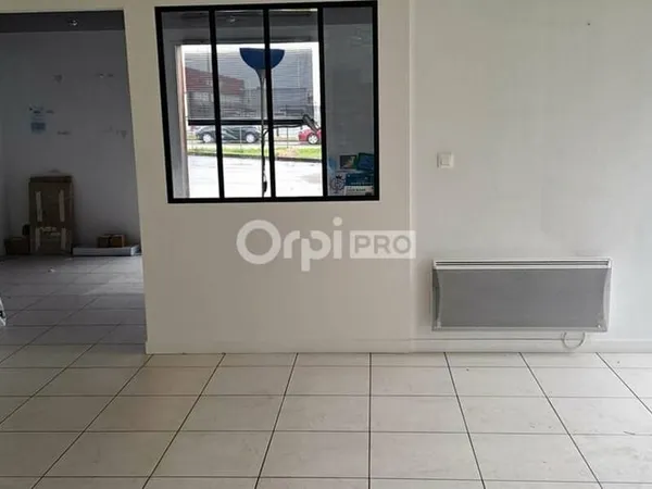 Local professionnel 141 m²
