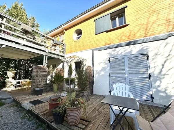 Maison 7 pièces 220 m²