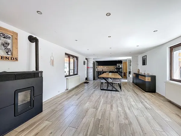 Maison 11 pièces 145 m²
