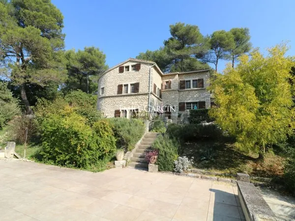 A vendre - propriété au coeur du parc naturel régional des Alpilles