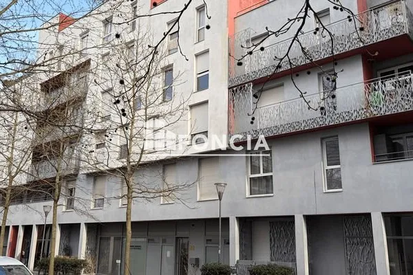 Local 73 m²
