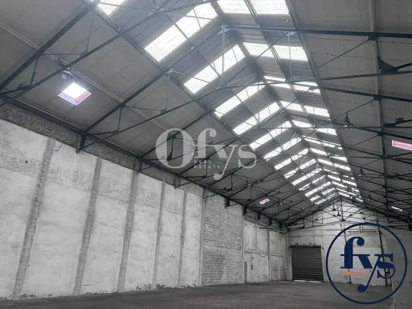 Local d'activité 1911 m²