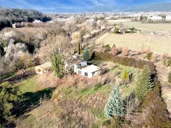 Propriété  - 1 hectare de terrain - annexe