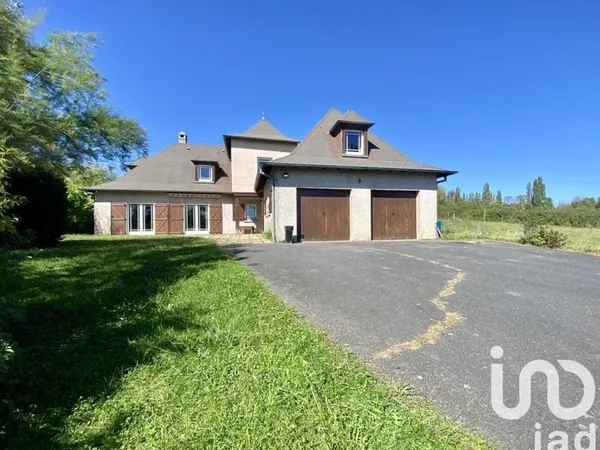 Maison 8 pièces 217 m²