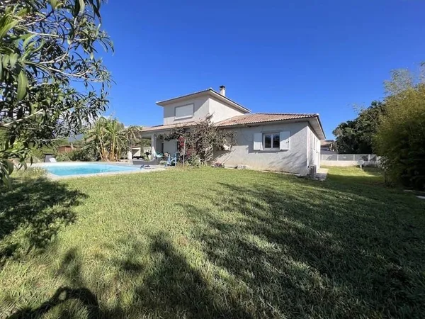Villa 5 pièces 150 m²