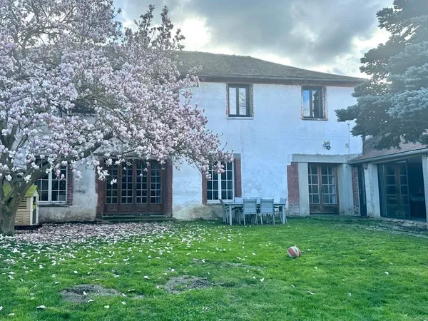 Ancien hôtel particulier de 1480 à deux pas de Bréval!!!