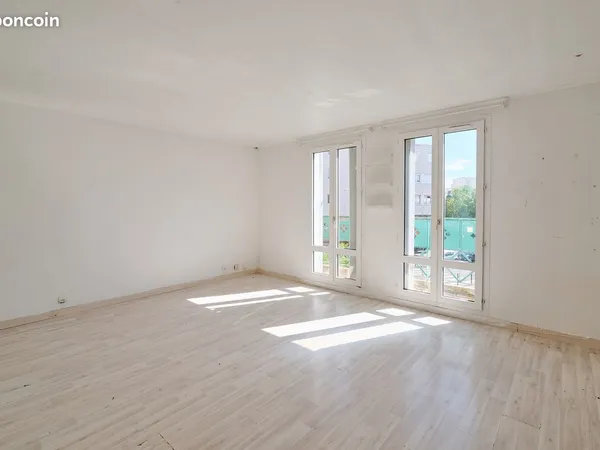 DUPLEX F4 - 77 m² - MONTIGNY-LE-BRETONNEUX CENTRE