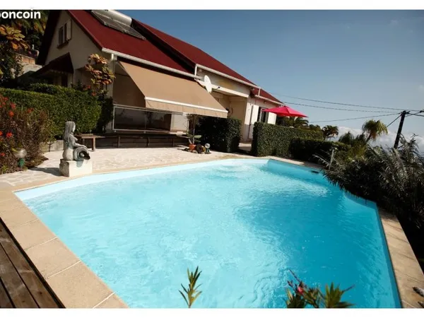 Location Villa 5 chambres piscine à 10 min du CHU St Pierre