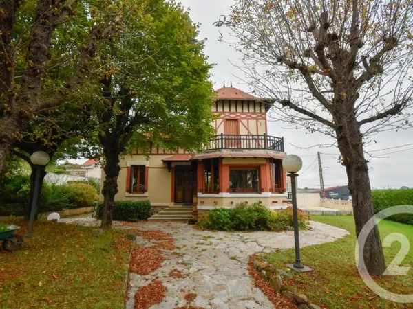 Maison 7 pièces 227 m²
