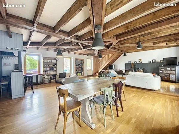 Appartement . 5 pièces . 146m2
