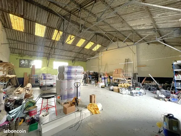 Local d’activité et entrepôt Vente Provin   315000€