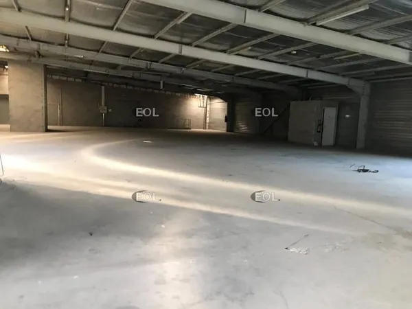 Entrepôt 550 m²