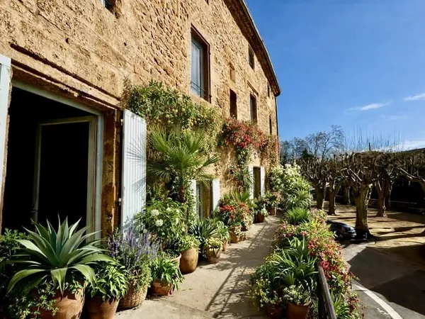 Charme, patrimoine, belle terrasse