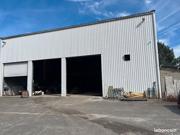 Atelier 250 m² SAINT MEDARD D EYRANS