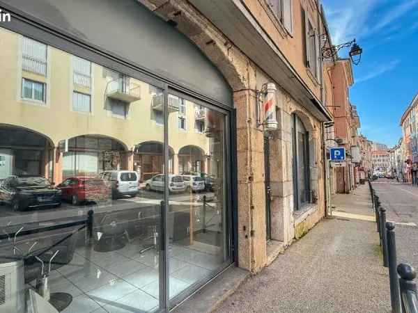 Mûr commerce coiffeur