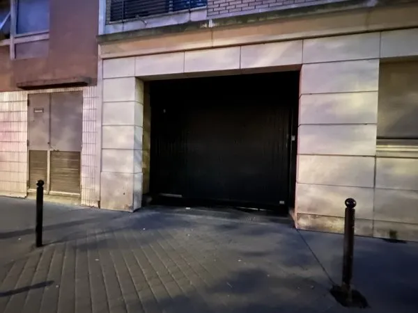 Loue parking - 14m²