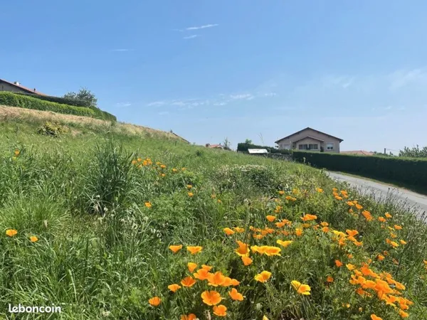 Terrain 914 m² - Libre choix constructeur - Vue imprenable sur le Pilat