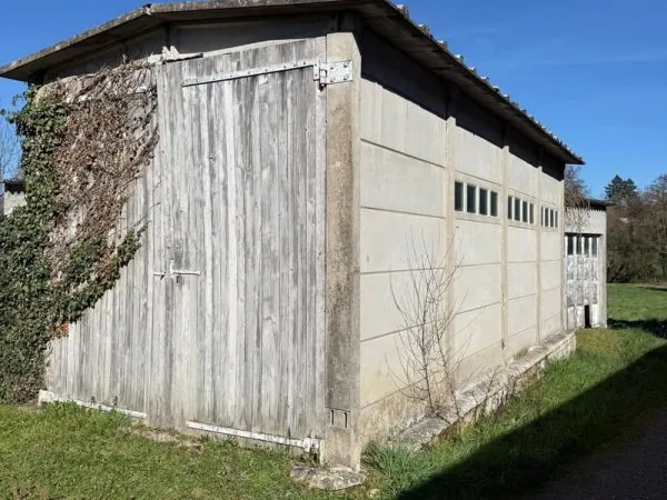 Local d’activité et entrepôt Vente Lucenay-lès-Aix   15000€
