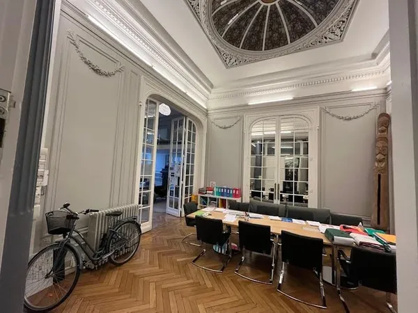 Bureau 3 pièces 125 m²