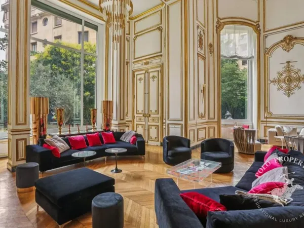Duplex unique à Paris - Immeuble Walter