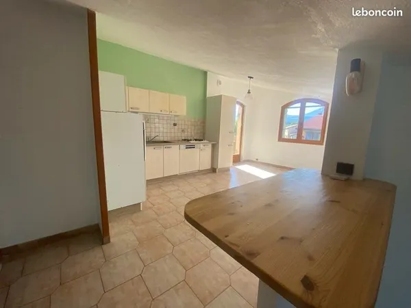 Loue t2 meublé de 60m2