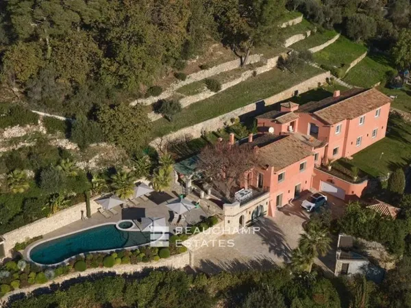 Belle Villa avec Vue panoramique mer à Mougins
