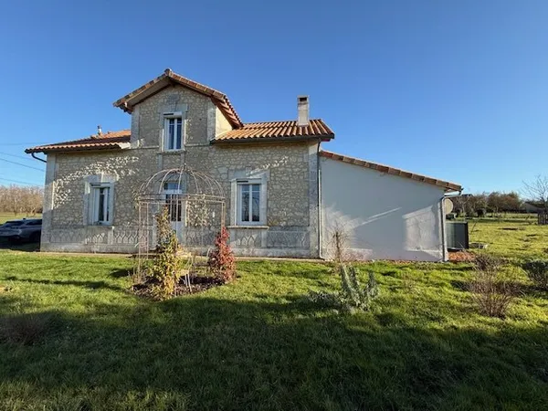 MAISON TROIS CHAMBRES, DEUX BUREAUX ET PUITS