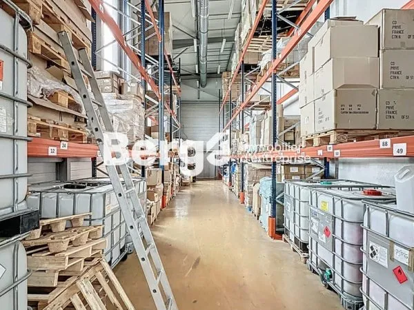 Immeuble industriel 691 m²