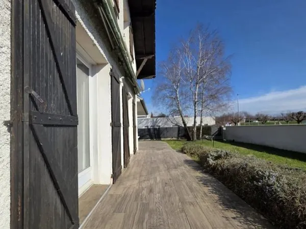 Belle maison familiale de 163,1 m² avec 3 garages