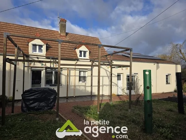 CHALIVOY MILON :Charmante maison comprenant 5 chambres et un