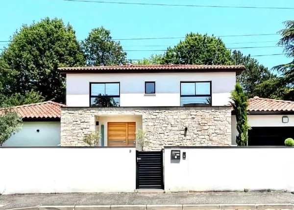 Maison 6 pièces 219 m²