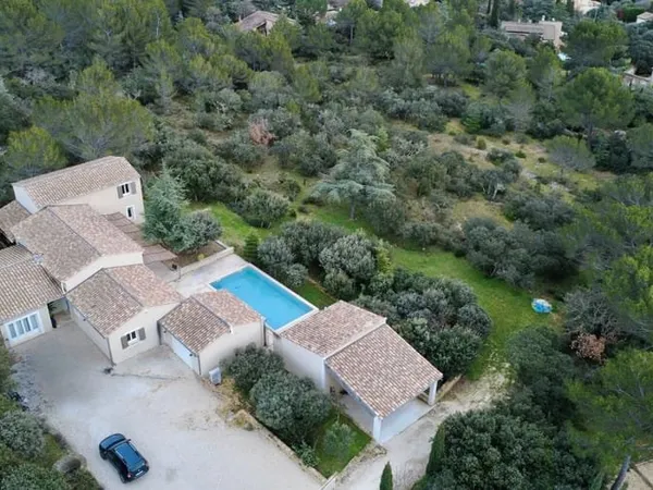 Maison 7 pièces 273 m²