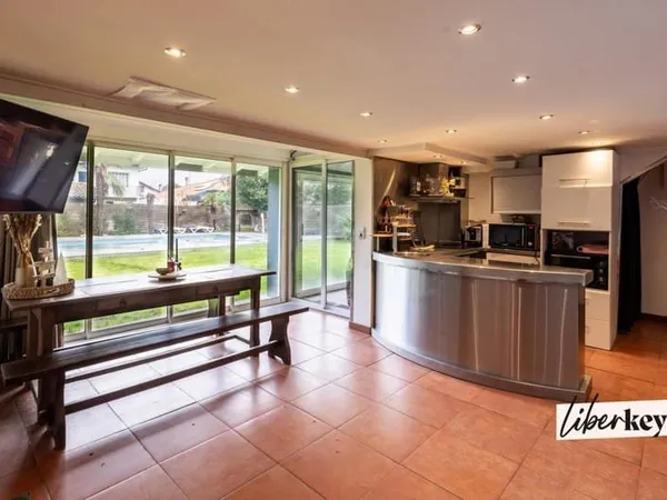 Grande villa avec piscine - Montbrun